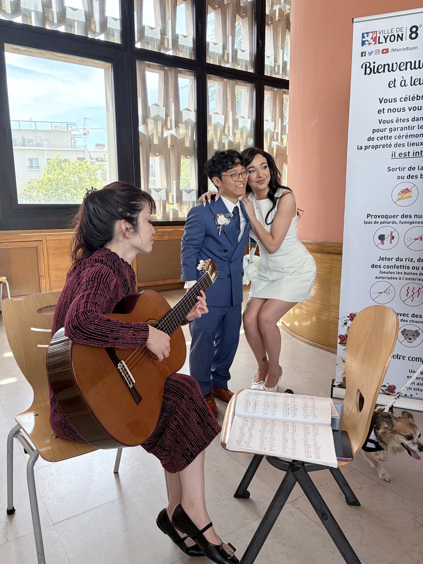 A guitar moment during the wedding